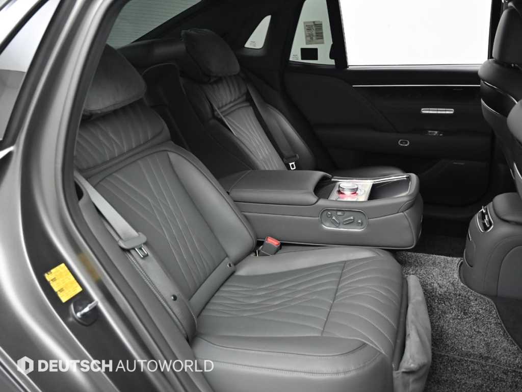 Genesis G90 - Vista 12