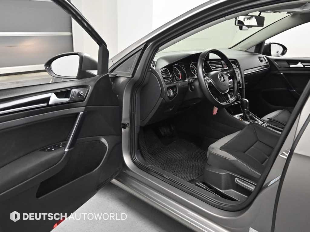 Volkswagen Golf - Vista 11