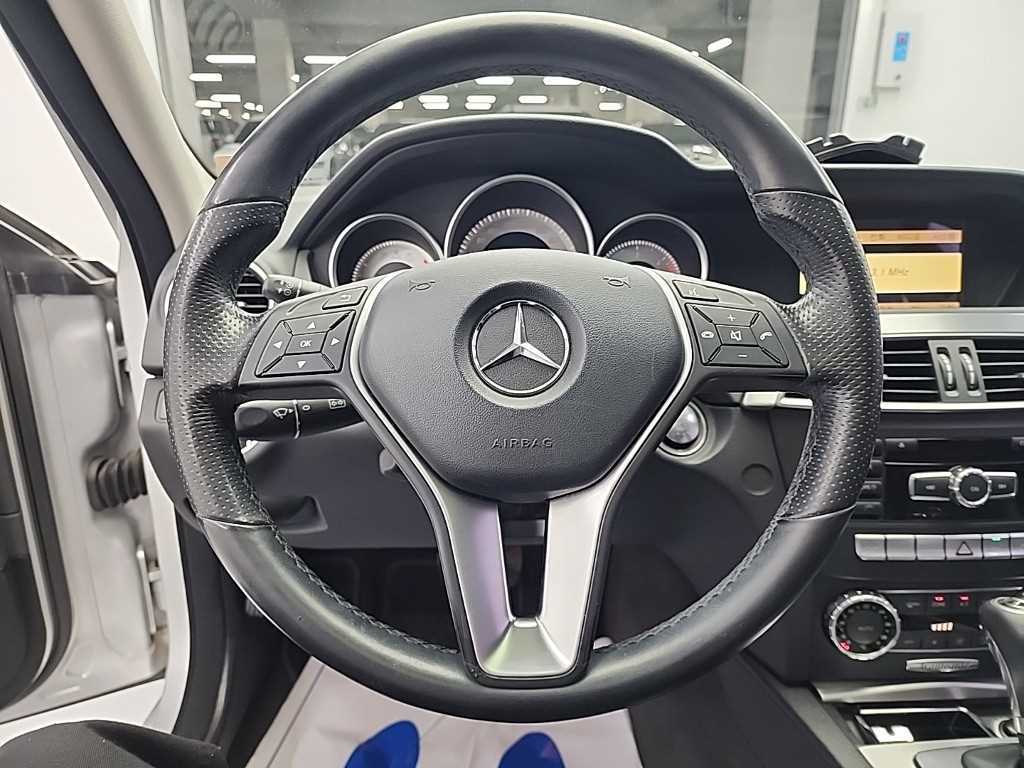 Mercedes Benz C Class - Vista 9