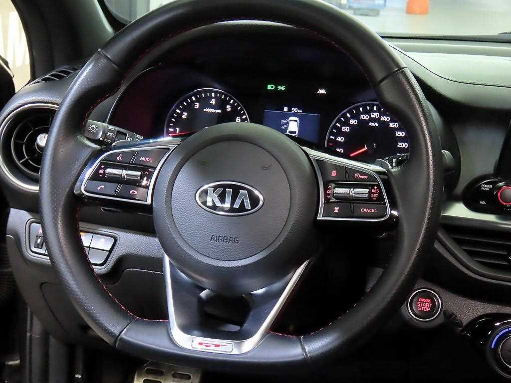 KIA K3 - Vista 8