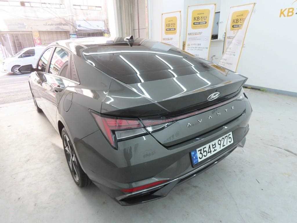 HYUNDAI Avante - Vista 4