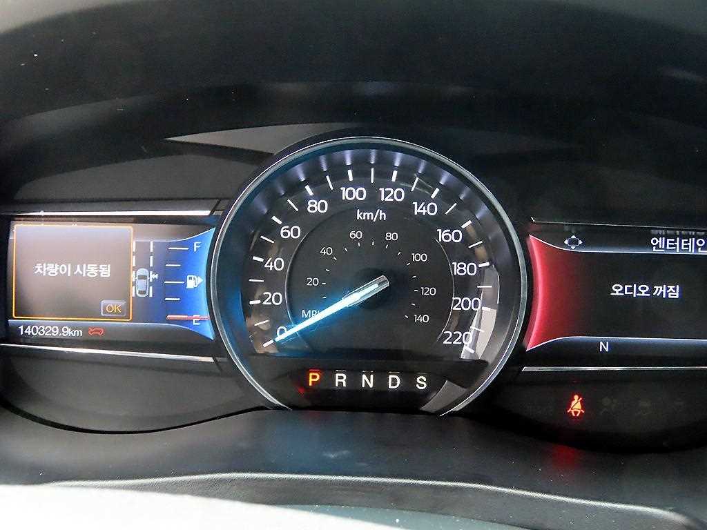 Ford Explorer - Vista 9