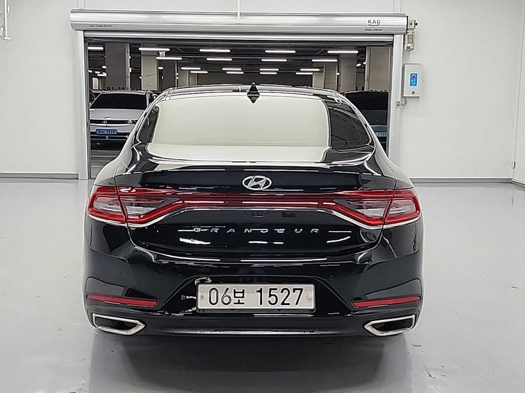 HYUNDAI Grandeur - Vista 3