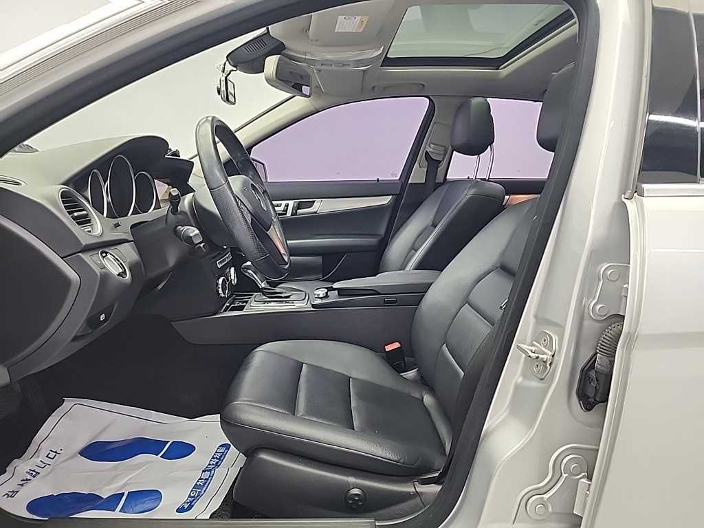Mercedes Benz C Class - Vista 11