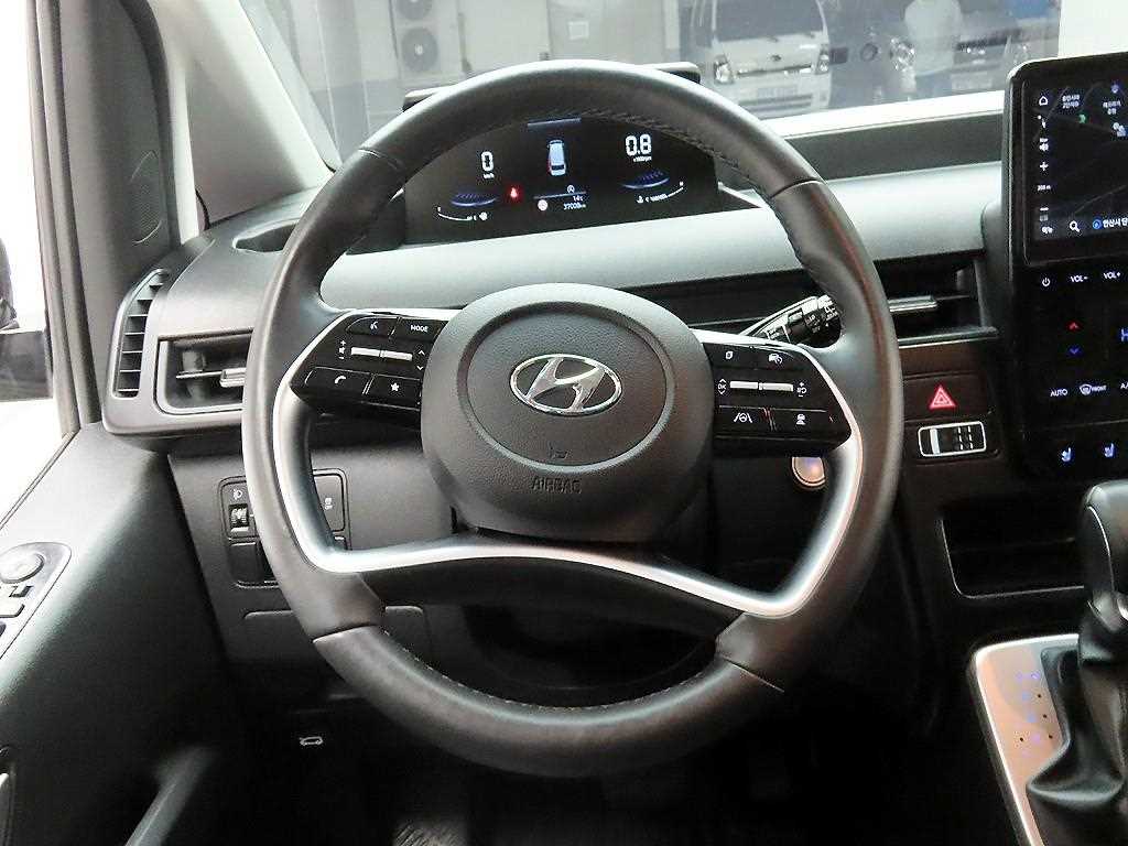 HYUNDAI Staria - Vista 7