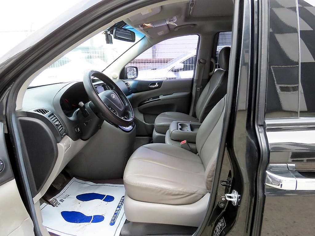 KIA Carnival - Vista 5