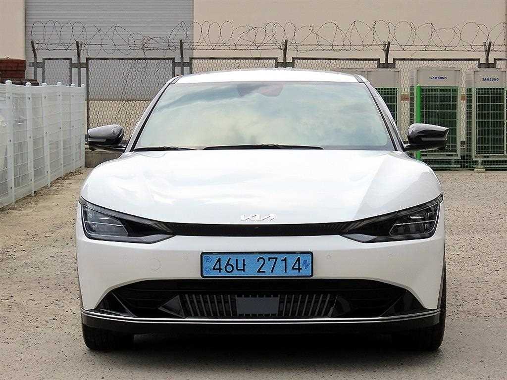 KIA EV6 2023 Blanco - Importación desde Corea - HF Imports Iquique - Foto 1
