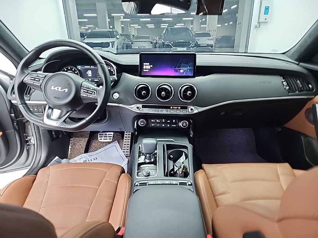 KIA Stinger - Vista 7