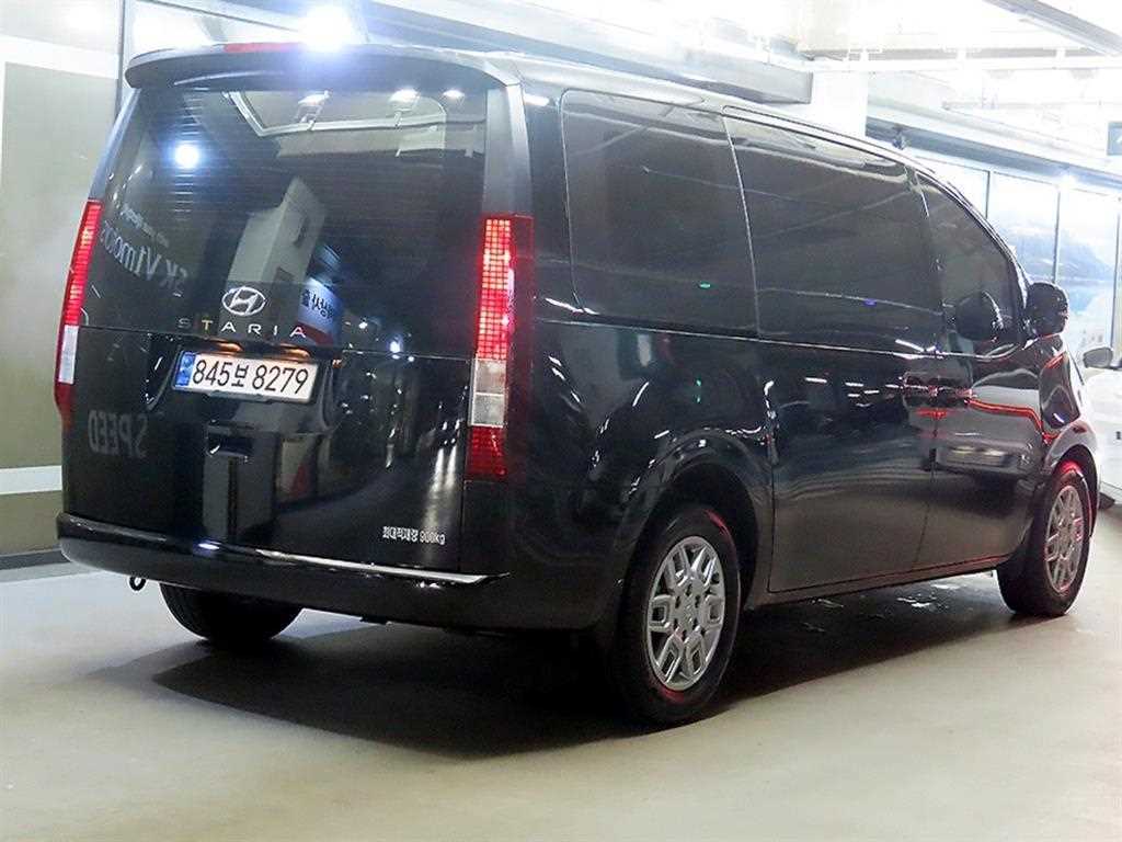 HYUNDAI Staria - Vista 4