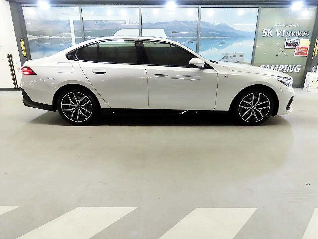 BMW 5 Series - Vista 3