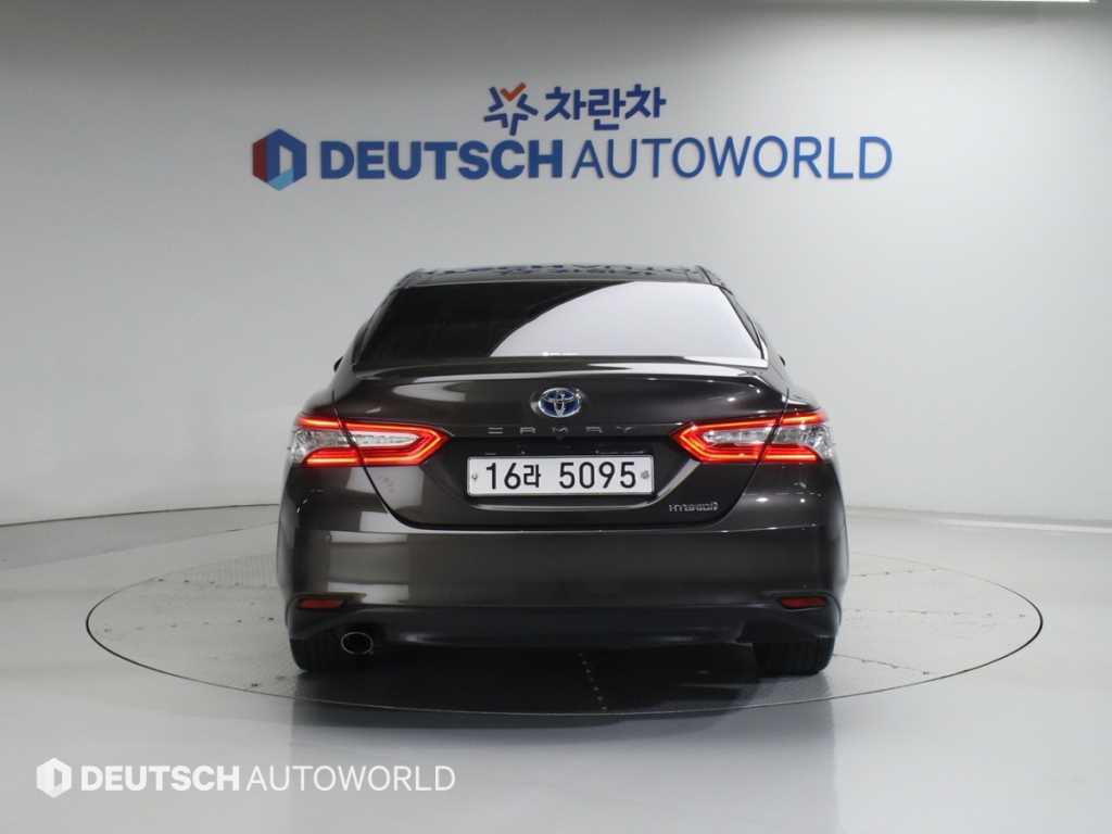 Toyota Camry - Vista 4