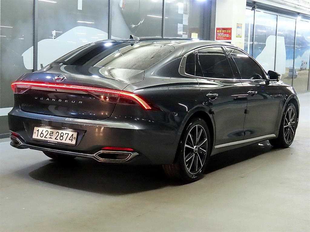 HYUNDAI Grandeur - Vista 4