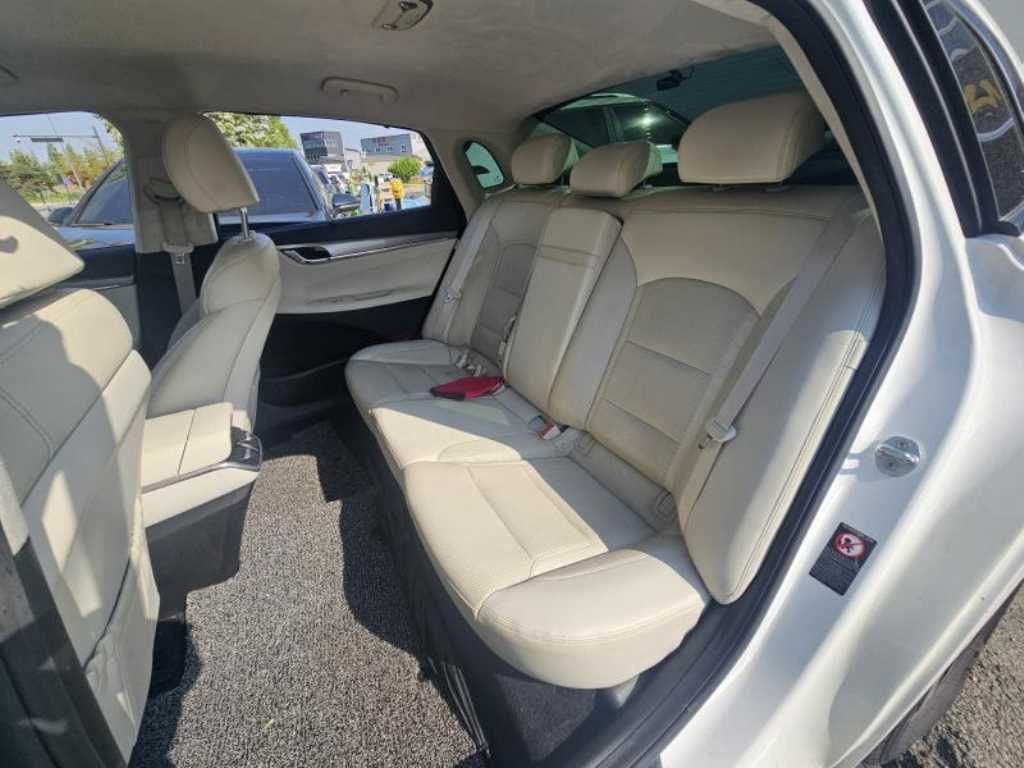 HYUNDAI Grandeur - Vista 7