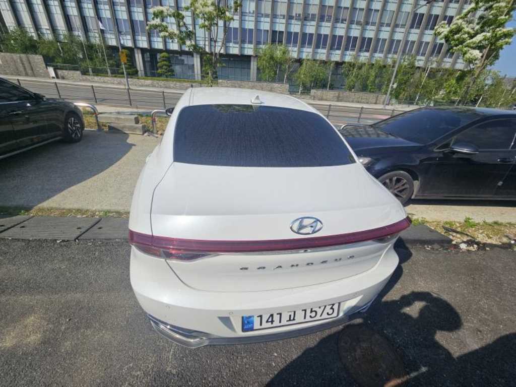 HYUNDAI Grandeur - Vista 4