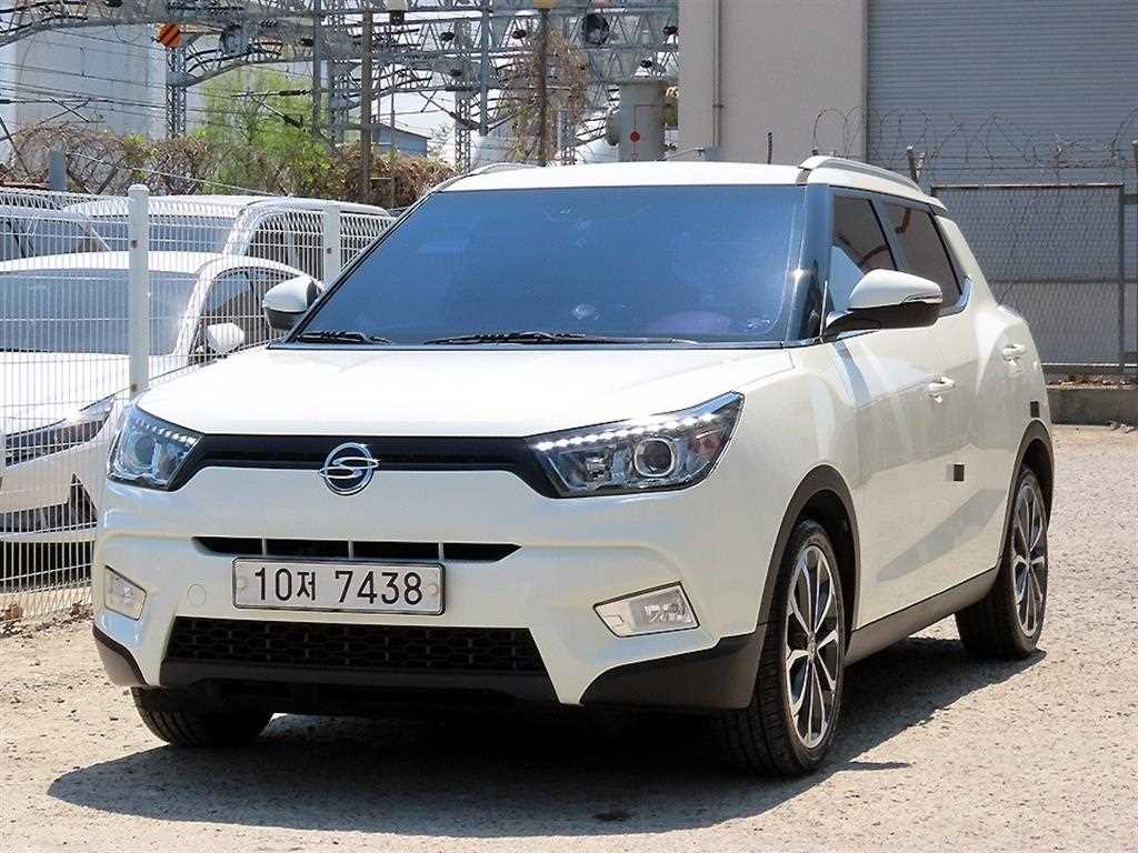 Ssangyong Tivoli 2017 Blanco - Importación desde Corea - HF Imports Iquique - Foto 1