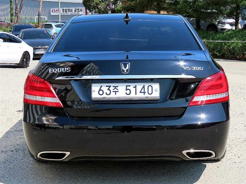 HYUNDAI Equus - Vista 4