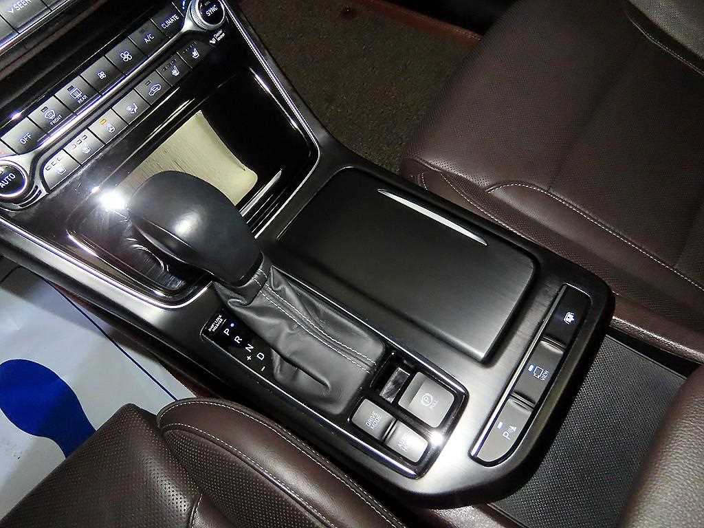HYUNDAI Grandeur - Vista 12