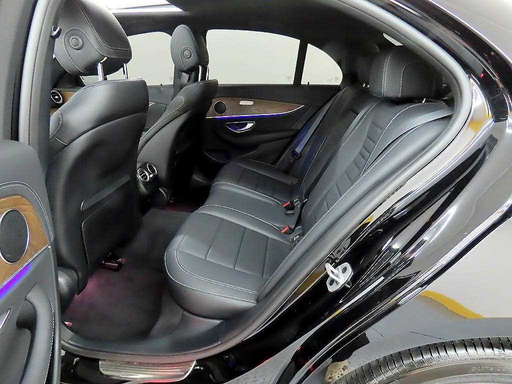 Mercedes Benz E class - Vista 6