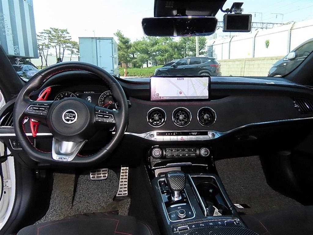 KIA Stinger - Vista 7