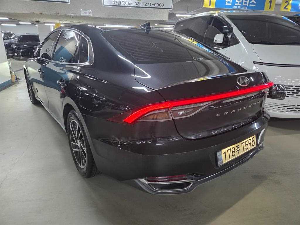 HYUNDAI Grandeur - Vista 4