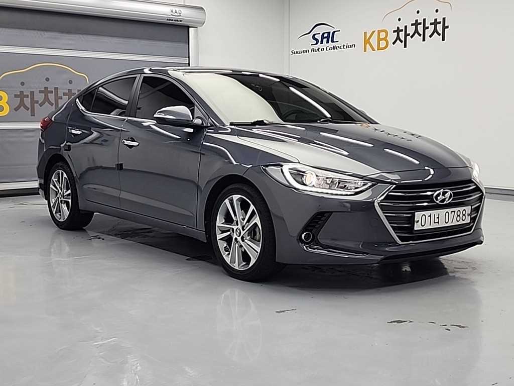 HYUNDAI Avante - Vista 4