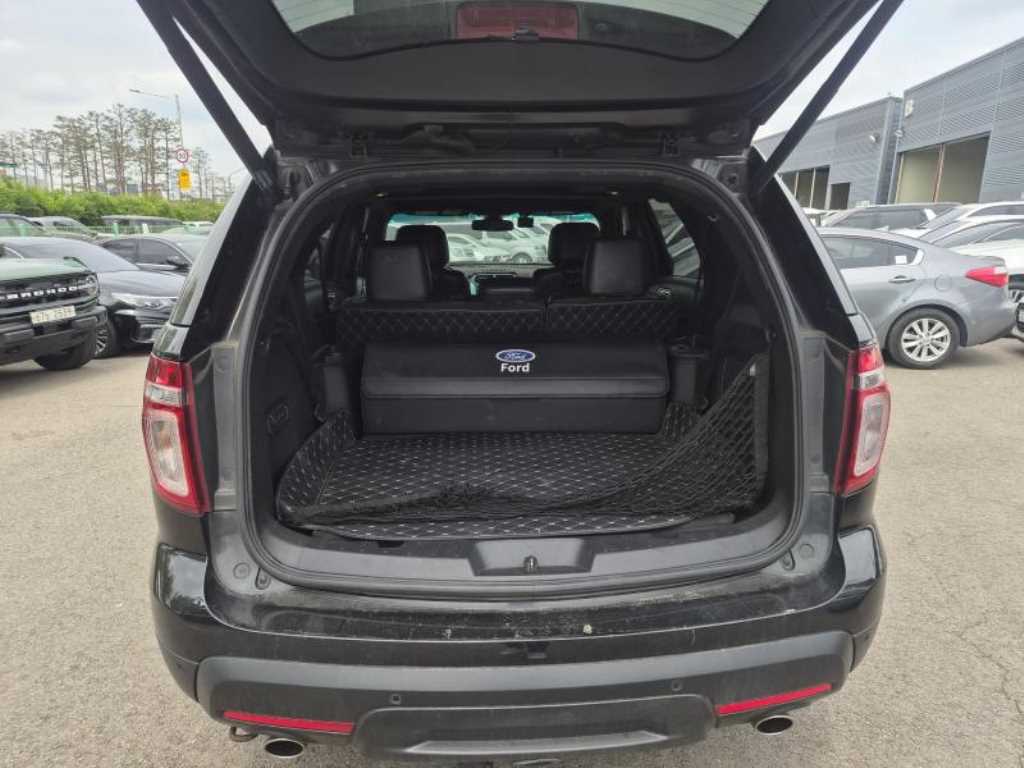 Ford Explorer - Vista 6
