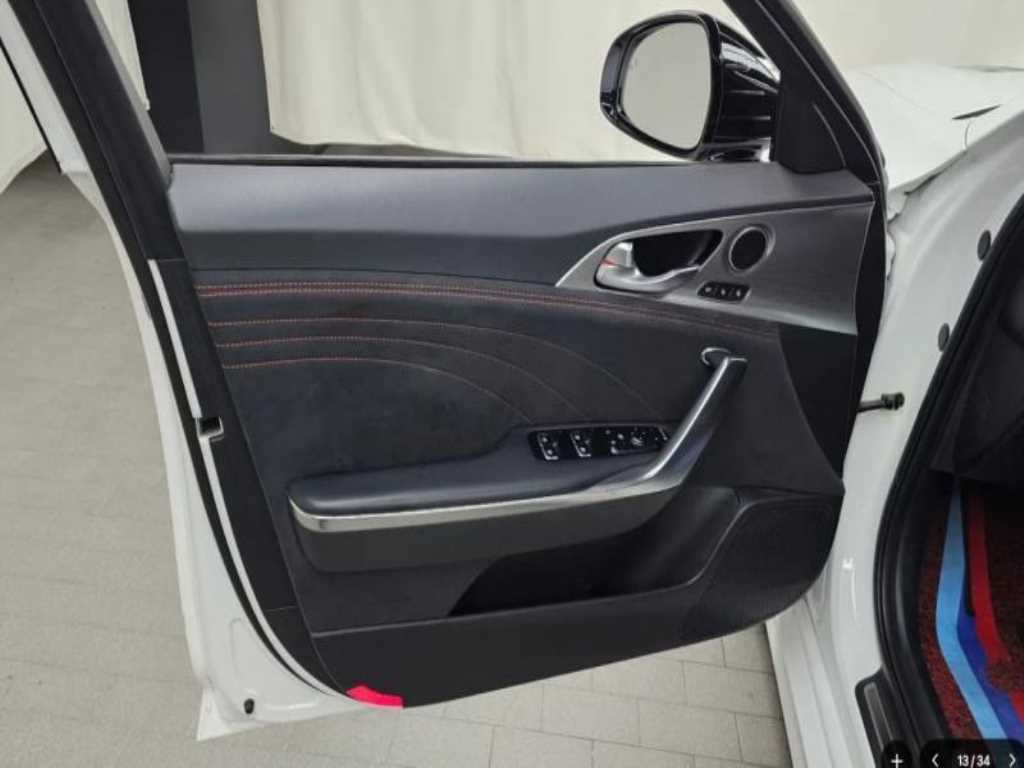 KIA Stinger - Vista 12