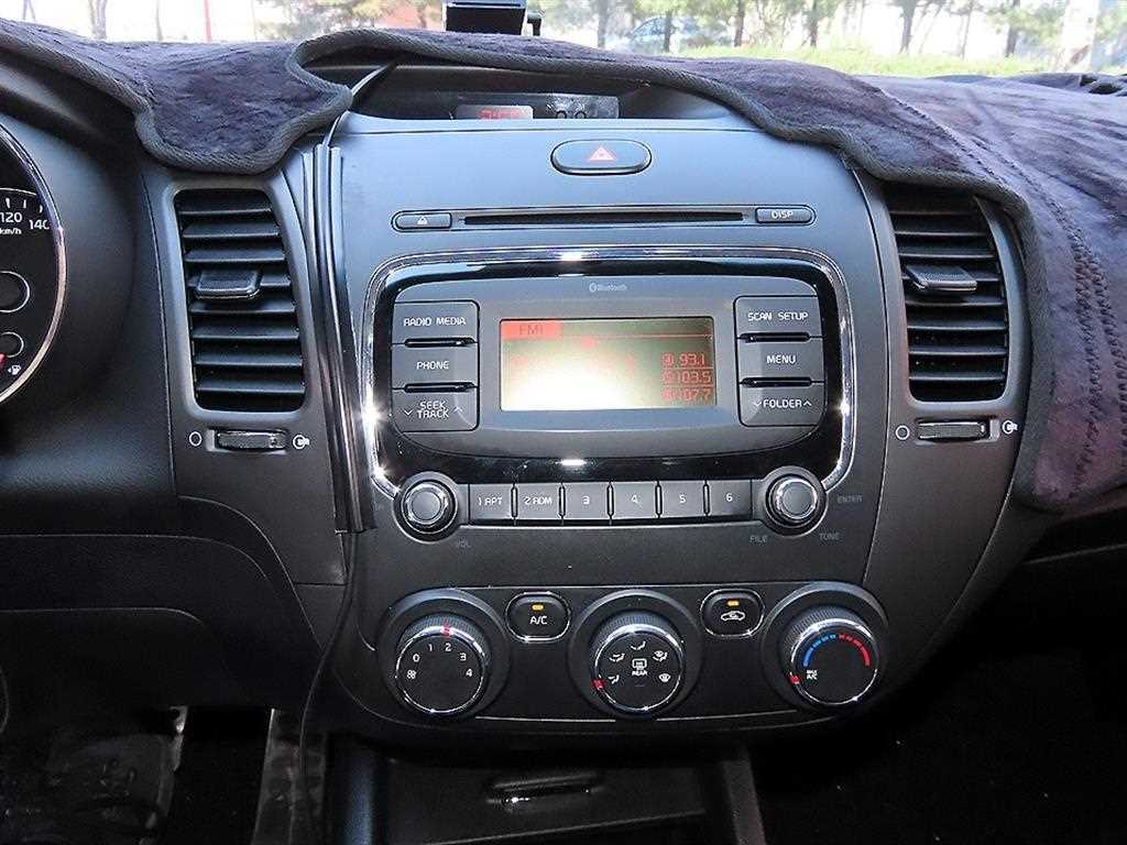 KIA K3 2017 Negro - Importación desde Corea - HF Imports Iquique - Foto 13