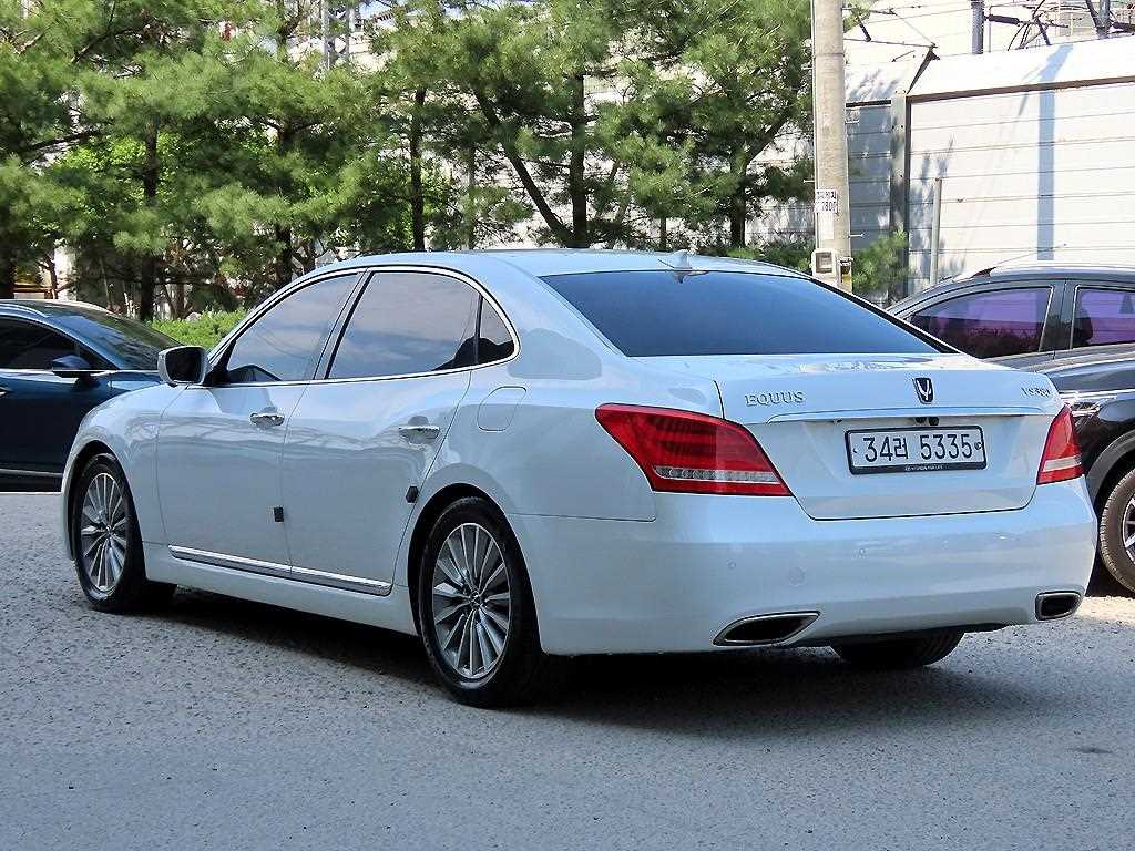 HYUNDAI Equus - Vista 3