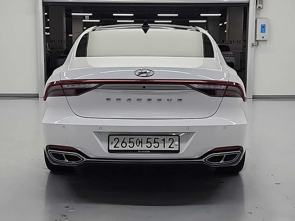HYUNDAI Grandeur - Vista 3