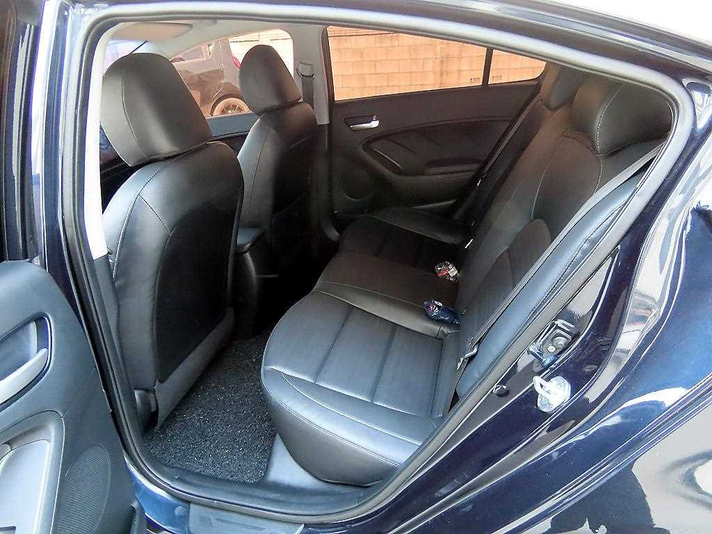KIA K3 - Vista 6