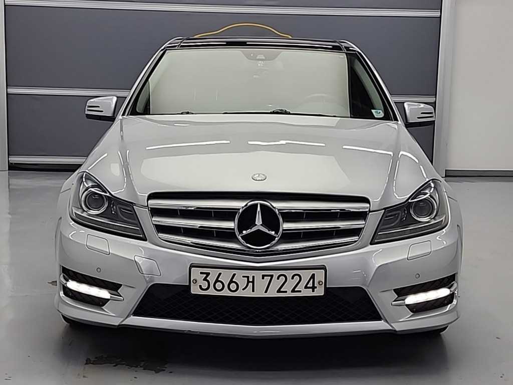 Mercedes Benz C Class - Vista 2