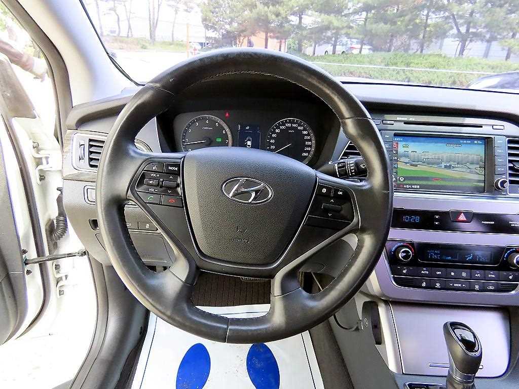 HYUNDAI Sonata - Vista 8