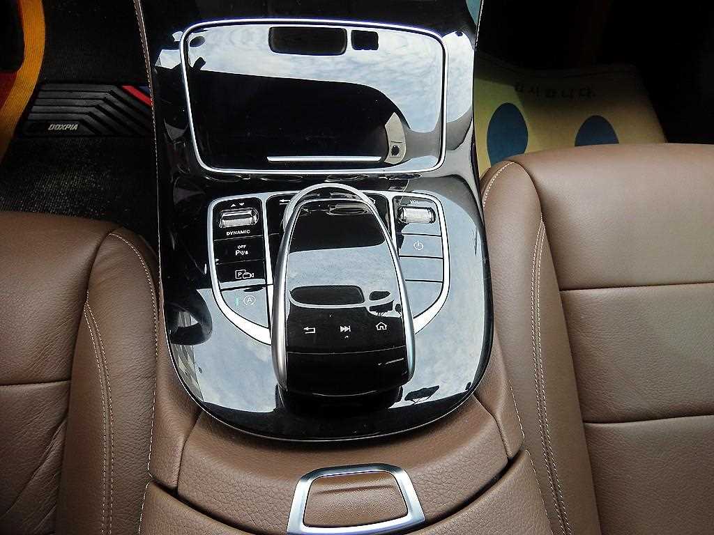 Mercedes Benz E class - Vista 11