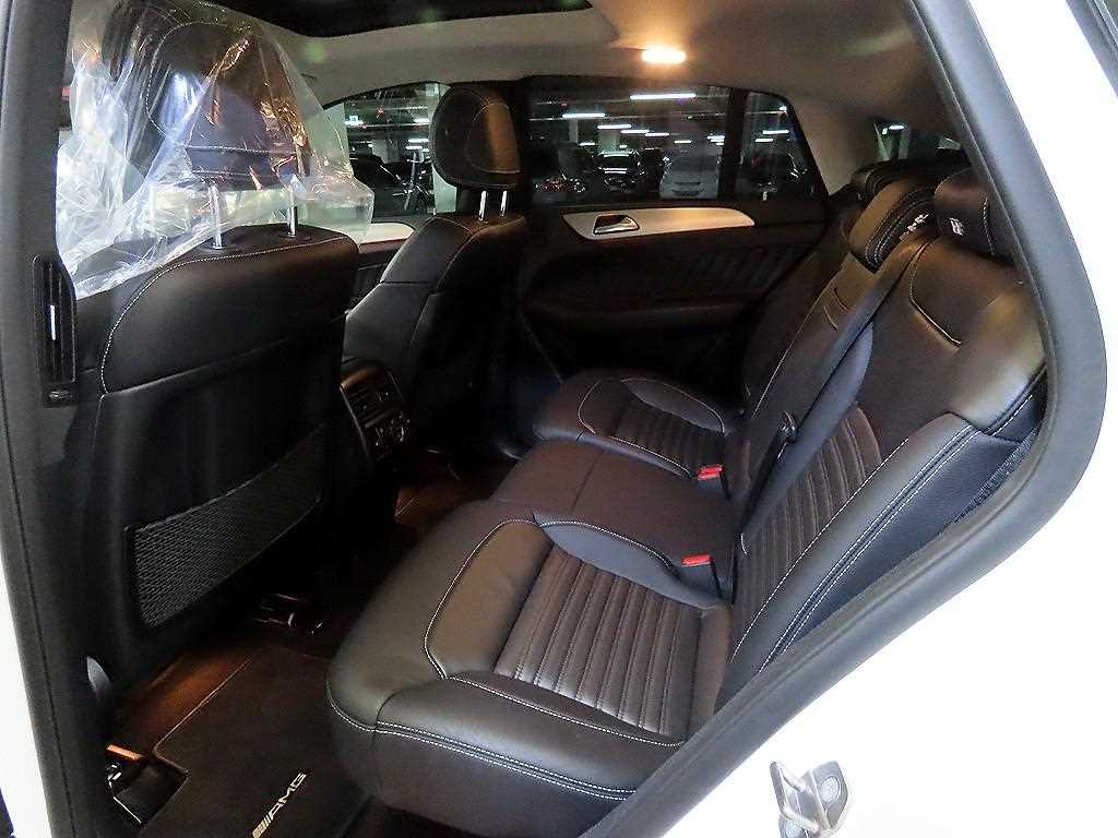 Mercedes Benz GLE Class - Vista 7