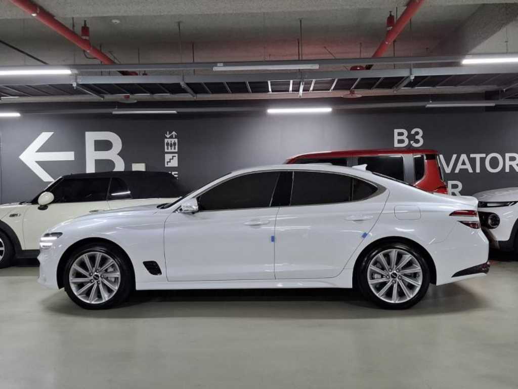 Genesis G70 - Vista 5