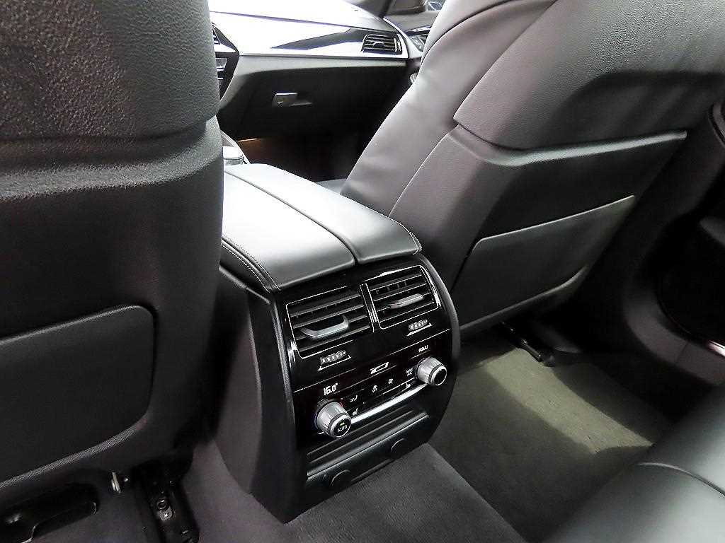BMW 5 Series 2018 Negro - Importación desde Corea - HF Imports Iquique - Foto 16