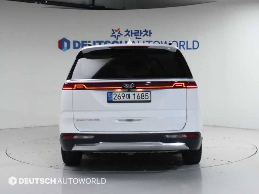 KIA Carnival - Vista 4