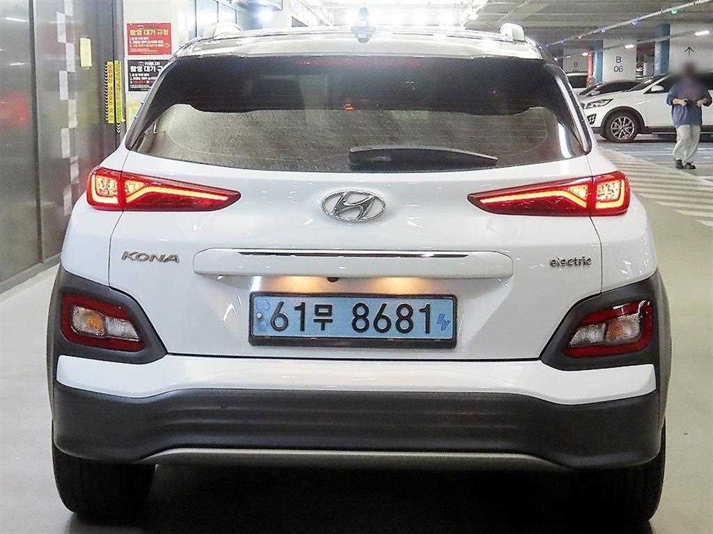 HYUNDAI Kona - Vista 5