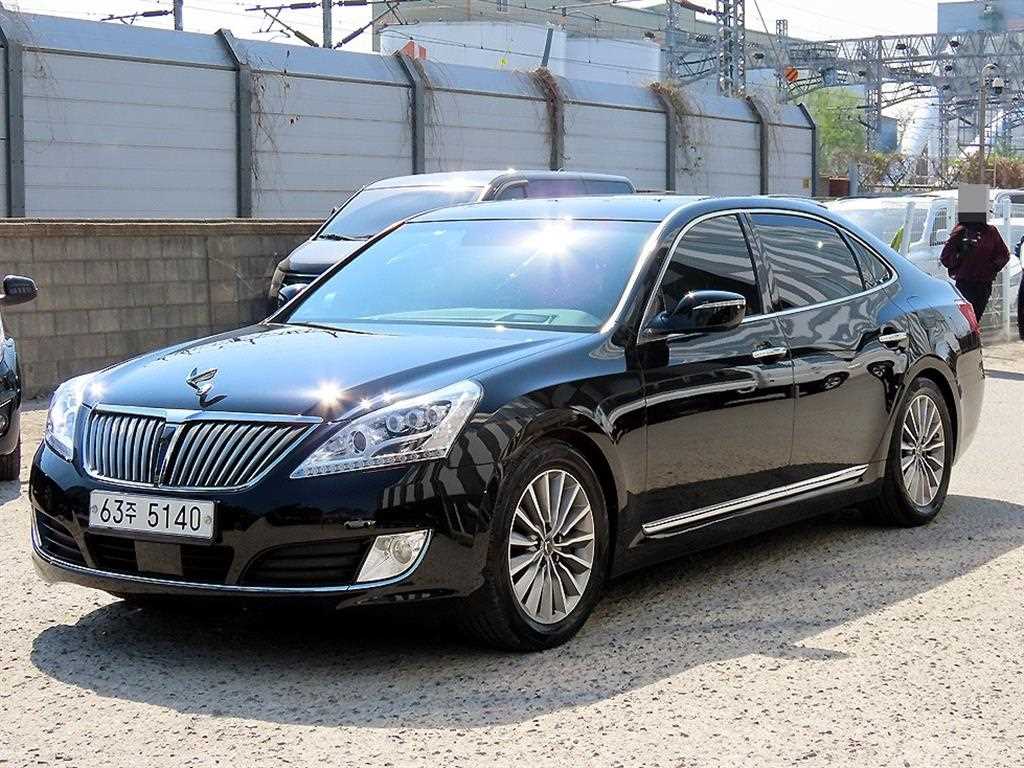 HYUNDAI Equus - Vista 2