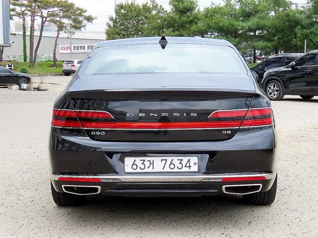 Genesis G90 - Vista 4