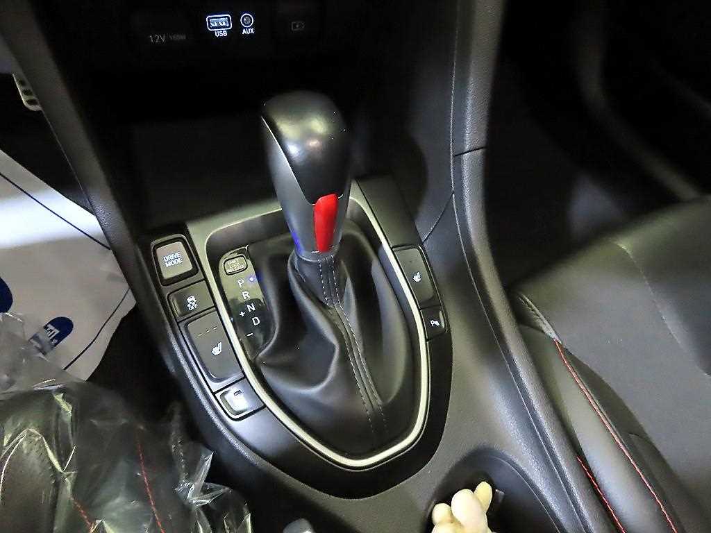 HYUNDAI Veloster - Vista 12