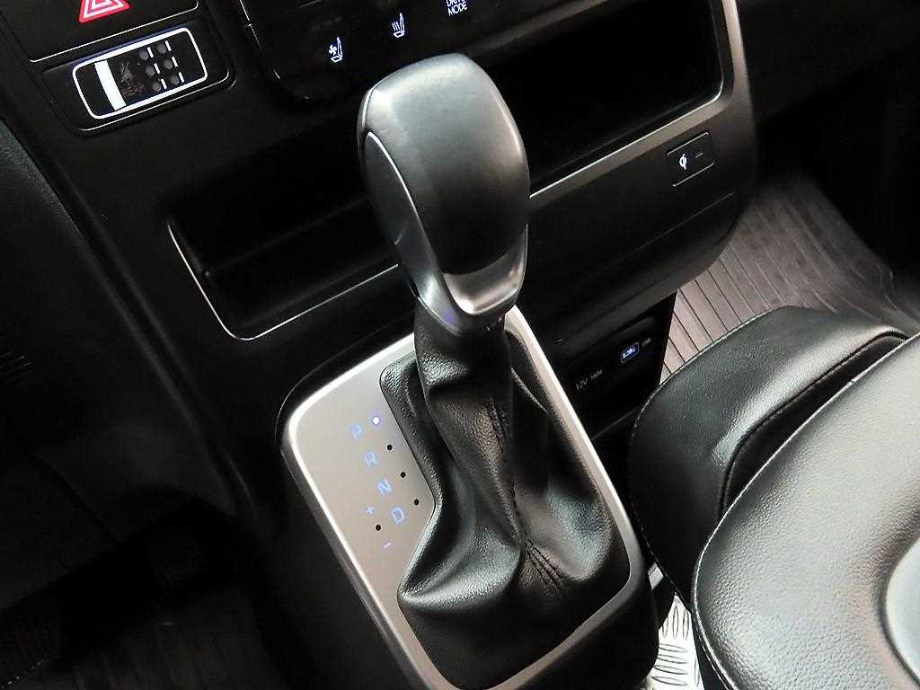 HYUNDAI Staria - Vista 10