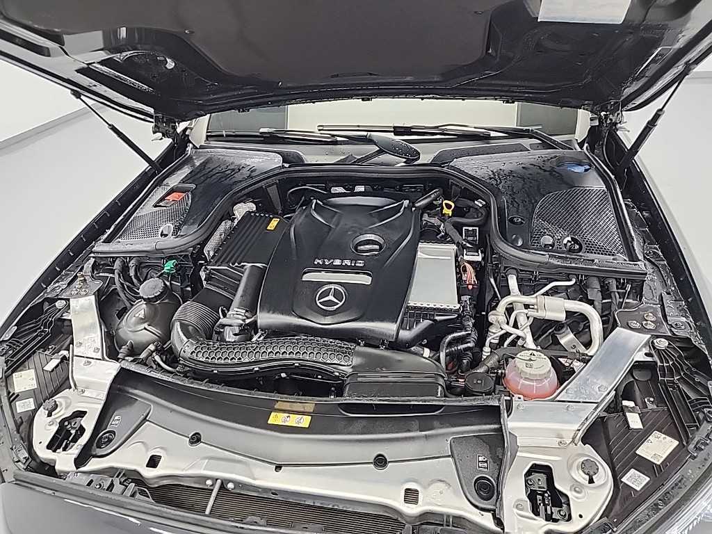 Mercedes Benz E class - Vista 5
