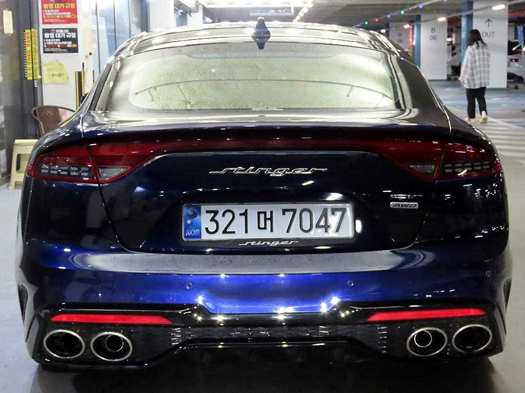KIA Stinger - Vista 5