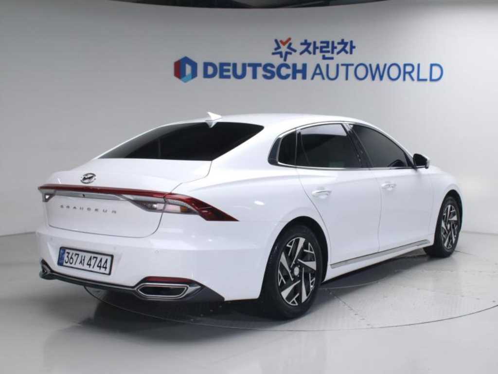 HYUNDAI Grandeur - Vista 2