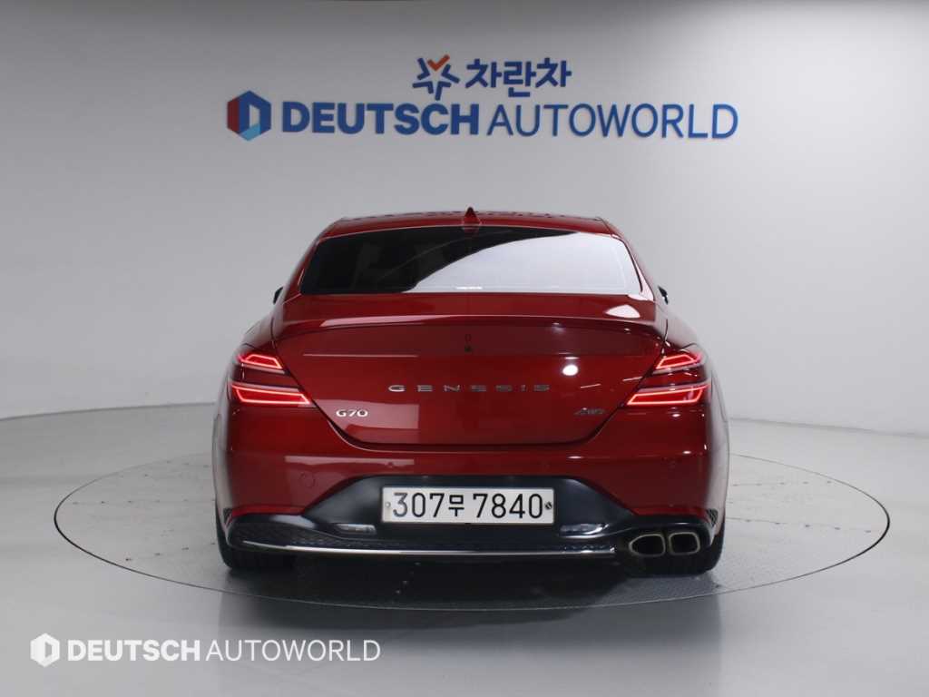 Genesis G70 - Vista 4