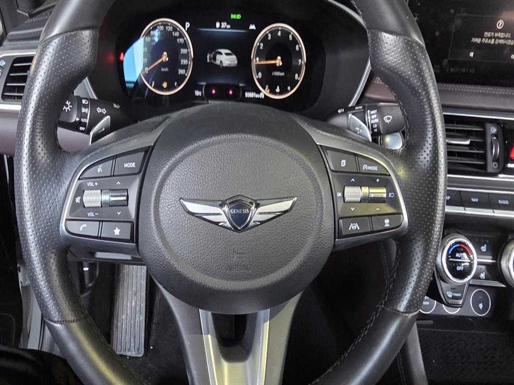 Genesis G70 - Vista 5