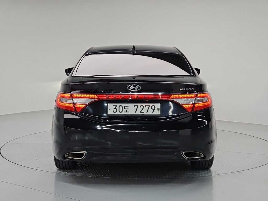HYUNDAI Grandeur - Vista 3