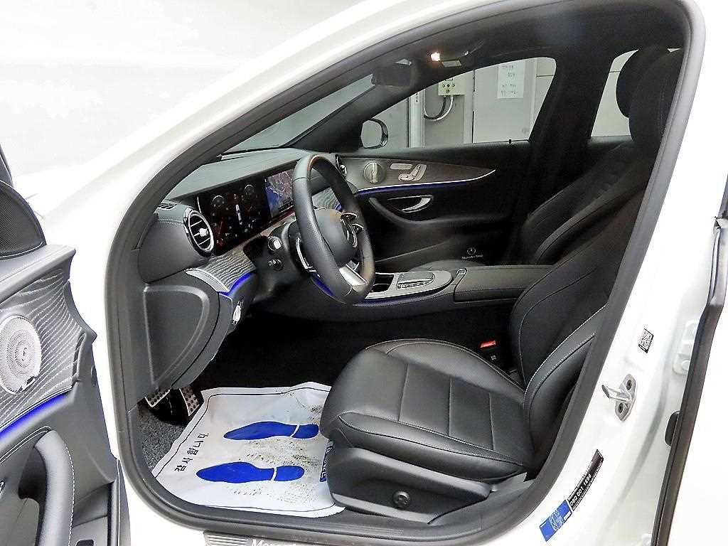 Mercedes Benz E class - Vista 5